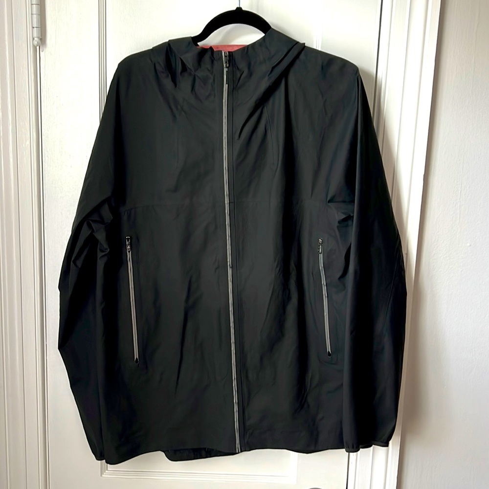 Lululemon Einn Shell Waterproof jacket.